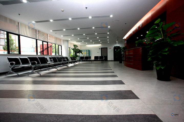 福尔波亚麻地板 早教幼儿园地胶 学校办公室展厅 亚麻油地板_1dc64f6e.jpg